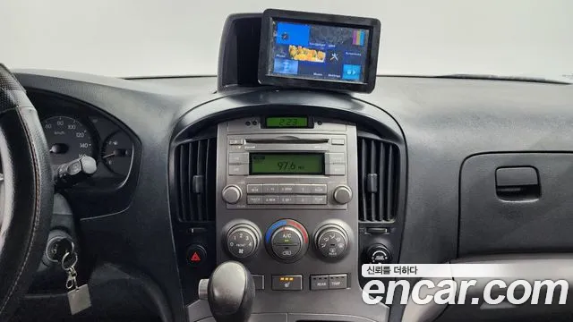 Hyundai Starex 2015 — фото 15