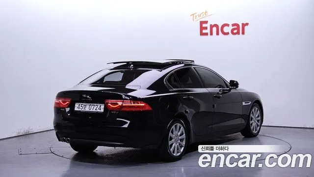 Jaguar XE 2016 — фото 2
