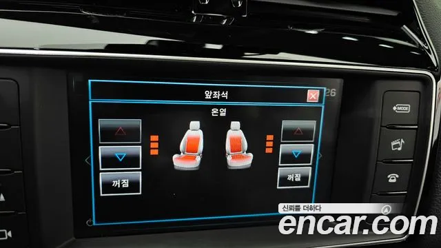 Jaguar XE 2016 — фото 16