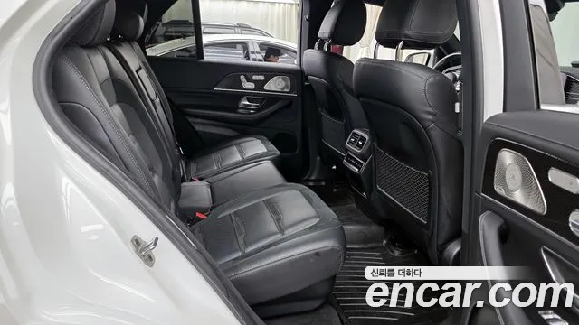 Mercedes-Benz GLE-Class 2023 — фото 12