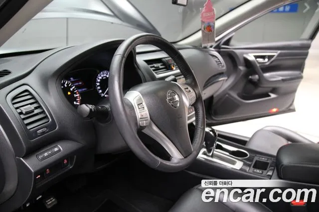 Nissan Altima 2017 — фото 11