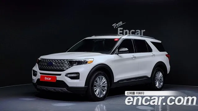 Ford Explorer 2021 — фото 1