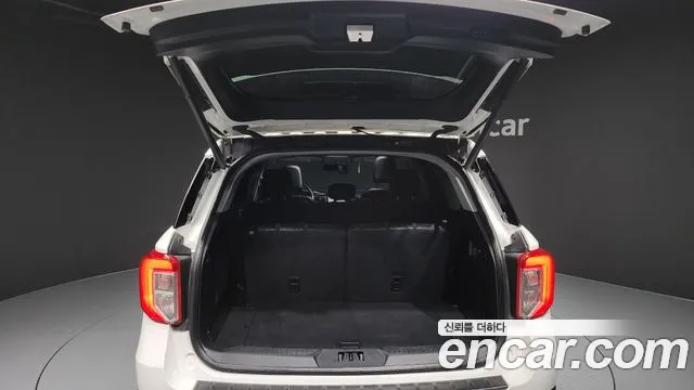 Ford Explorer 2021 — фото 20