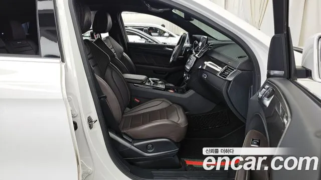 Mercedes-Benz GLE-Class 2019 — фото 11