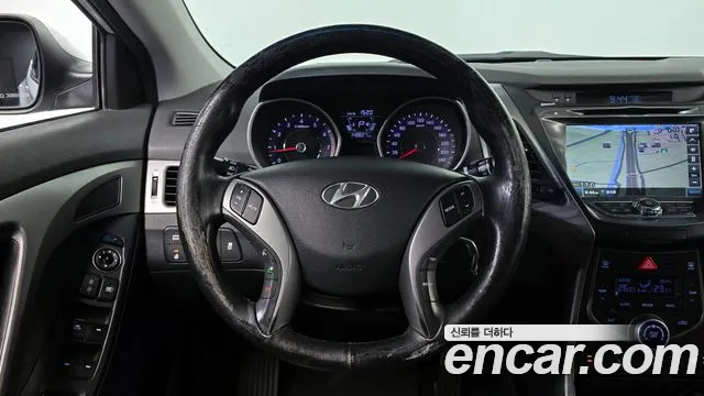 Hyundai AVANTE 2014 — фото 13