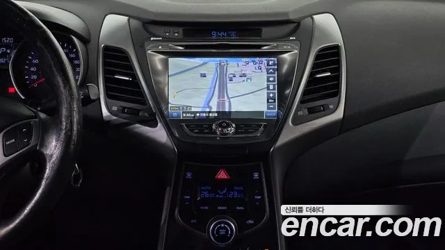 Hyundai AVANTE 2014 — фото 18