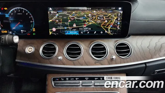 Mercedes-Benz E-Class 2021 — фото 14