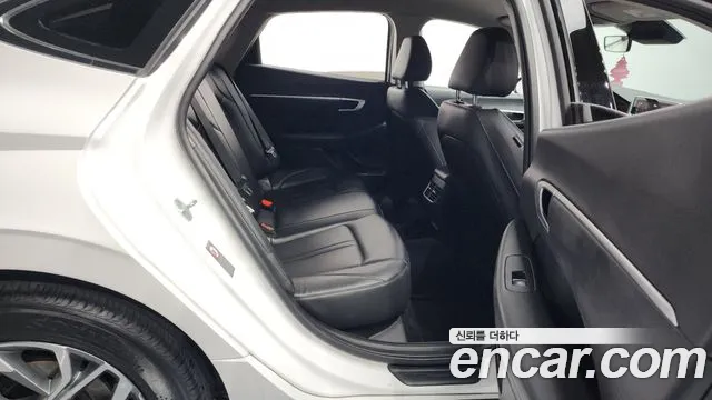 Hyundai Sonata 2022 — фото 12