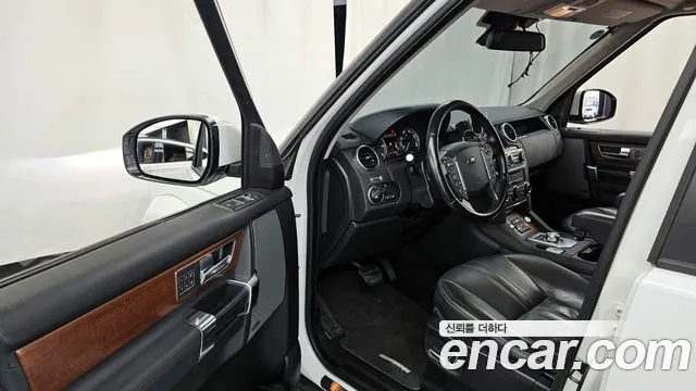 Land Rover Discovery 2016 — фото 10