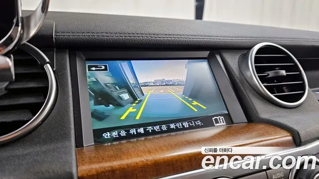 Land Rover Discovery 2016 — фото 15