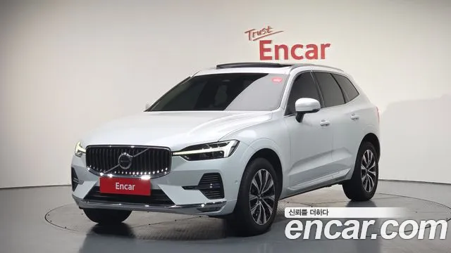 Volvo XC60 2023 — фото 1