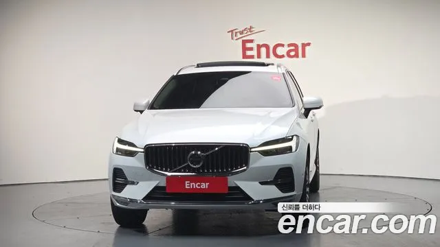 Volvo XC60 2023 — фото 3