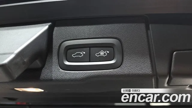 Volvo XC60 2023 — фото 20