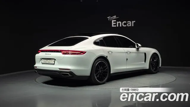 Porsche Panamera 2018 — фото 2