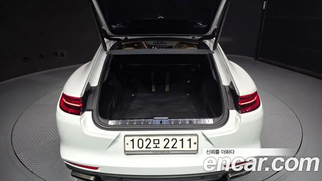 Porsche Panamera 2018 — фото 18