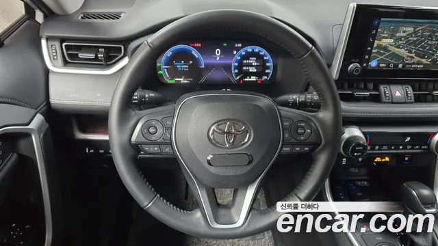 Toyota RAV4 2023 — фото 13
