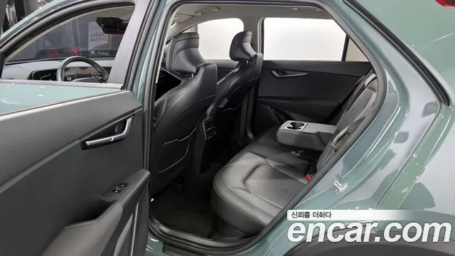 Kia Niro 2022 — фото 11