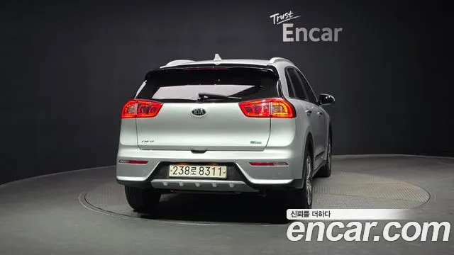 Kia Niro 2018 — фото 4