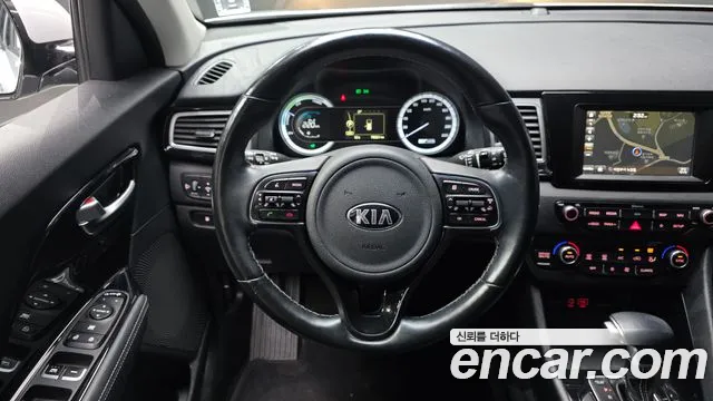 Kia Niro 2018 — фото 13