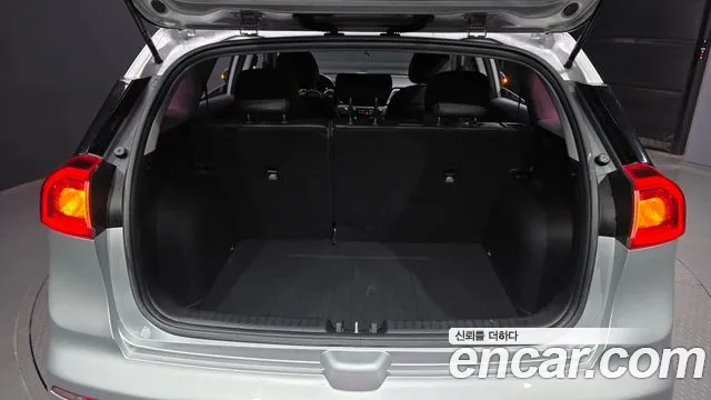 Kia Niro 2018 — фото 20