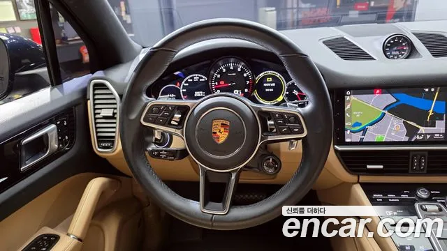 Porsche Cayenne 2019 — фото 13