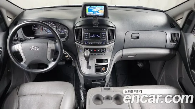 Hyundai Starex 2017 — фото 7