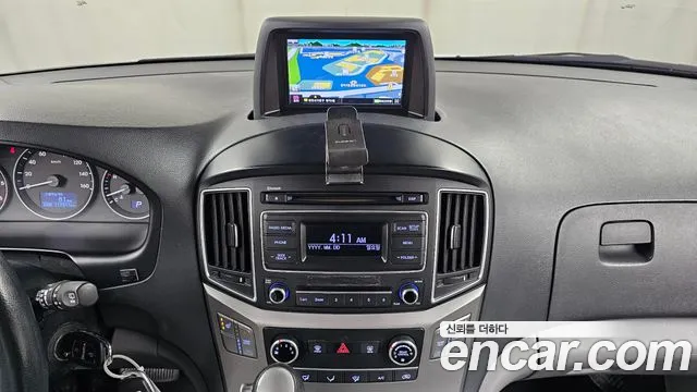 Hyundai Starex 2017 — фото 14