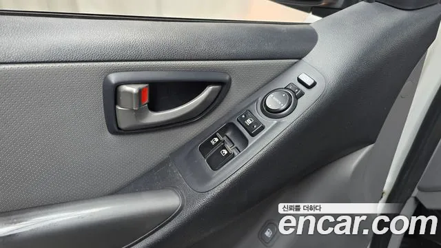 Hyundai Starex 2017 — фото 19