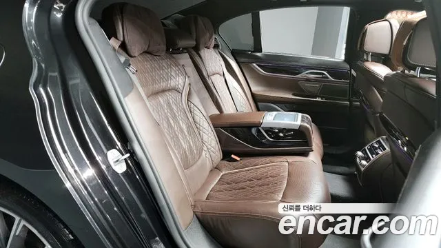 BMW 7-Series 2020 — фото 12