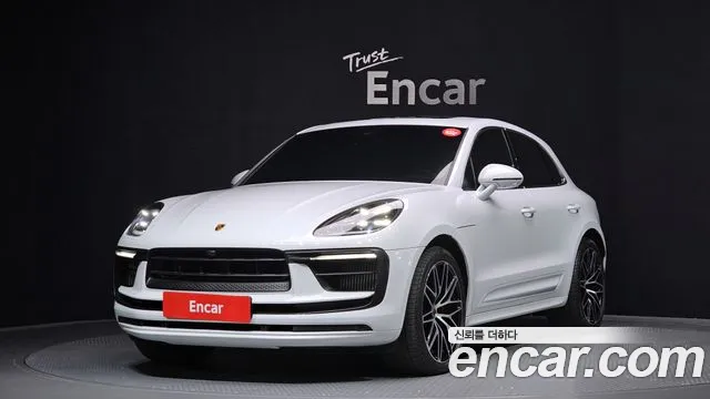 Porsche Macan 2022 — фото 1