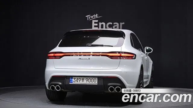 Porsche Macan 2022 — фото 4