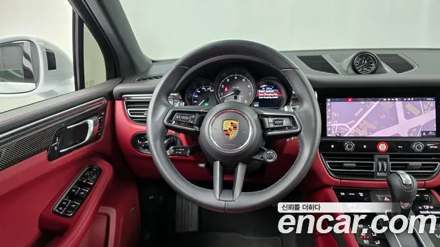 Porsche Macan 2022 — фото 13
