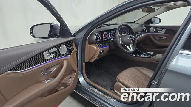 Mercedes-Benz E-Class 2019 — фото 10