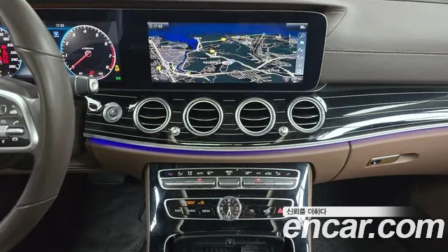 Mercedes-Benz E-Class 2019 — фото 14