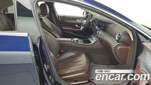 Mercedes-Benz CLS-Class 2020 — фото 11