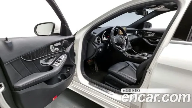 Mercedes-Benz C-Class 2017 — фото 10