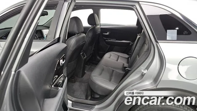 Kia Niro 2022 — фото 11