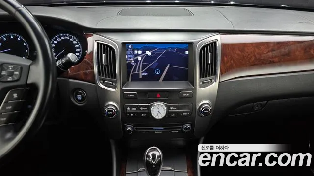 Hyundai Equus 2010 — фото 15