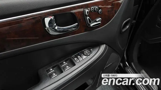 Hyundai Equus 2010 — фото 17