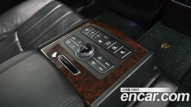Hyundai Equus 2010 — фото 18