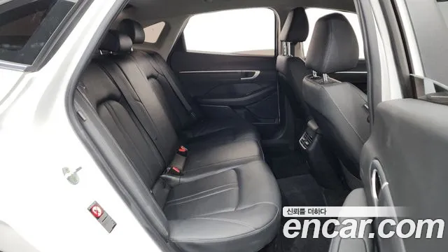 Hyundai Sonata 2022 — фото 12