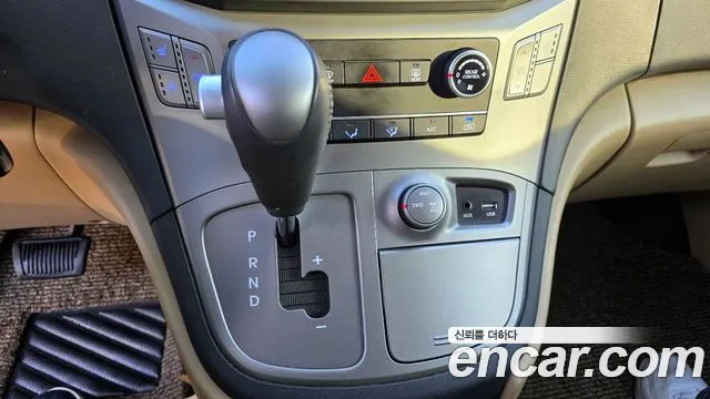 Hyundai Starex 2020 — фото 12