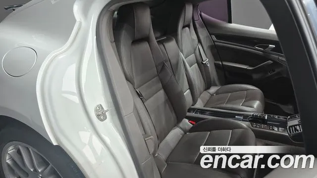 Porsche Panamera 2015 — фото 12