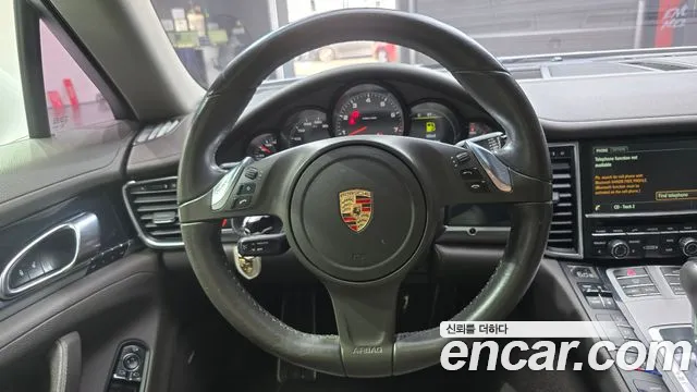 Porsche Panamera 2015 — фото 14