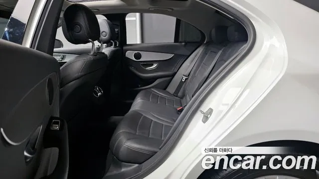 Mercedes-Benz C-Class 2020 — фото 12