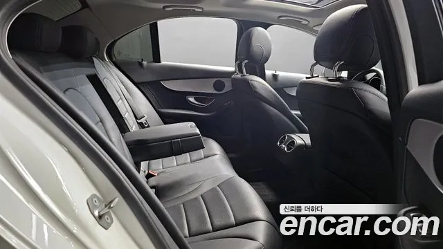 Mercedes-Benz C-Class 2020 — фото 13