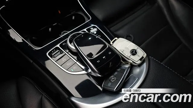 Mercedes-Benz C-Class 2020 — фото 17