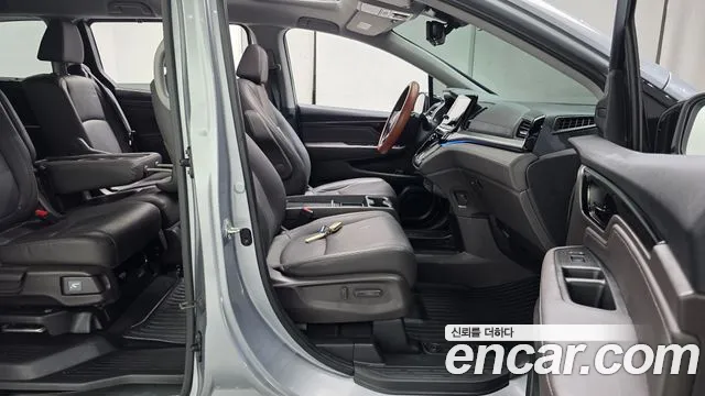Honda Odyssey 2018 — фото 10