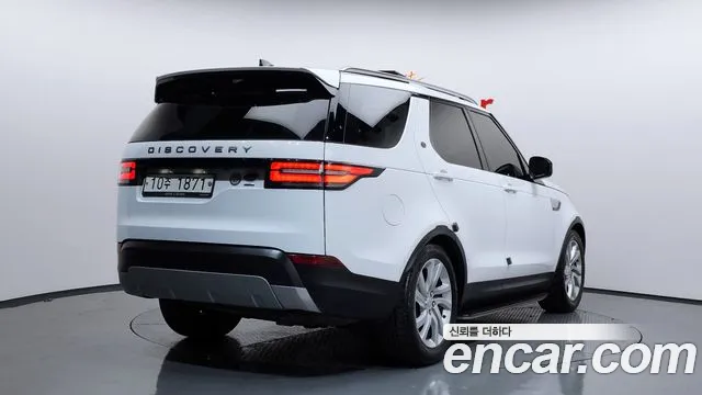 Land Rover Discovery 2017 — фото 2