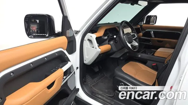 Land Rover Defender 2023 — фото 11